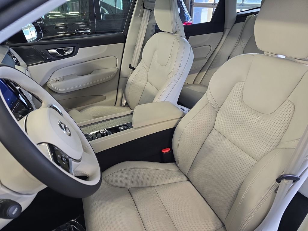 Used 2025 Volvo XC60 T8 Ultra w/ Protection Package Premier AWD/4WD image 16