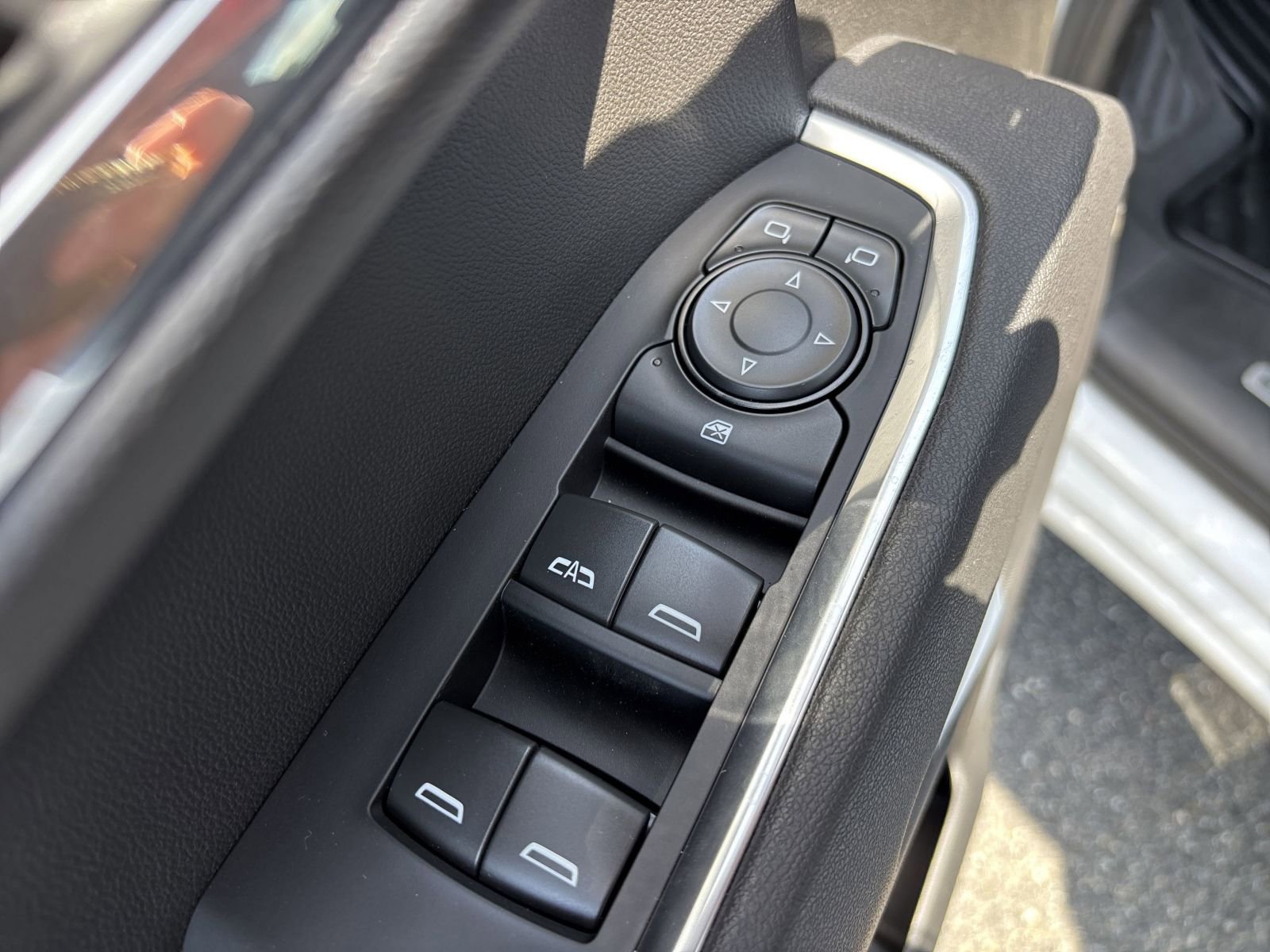 New 2025 GMC Sierra 1500 SLE w/ Preferred Package image 25