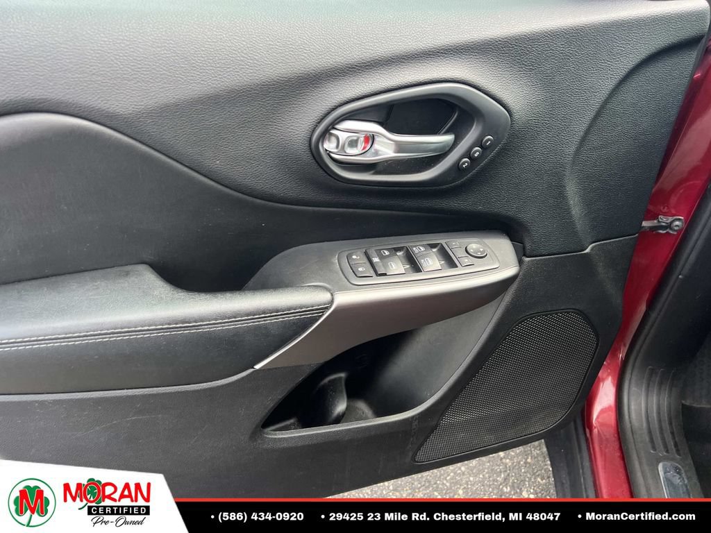 Used 2020 Jeep Cherokee Limited AWD/4WD image 14