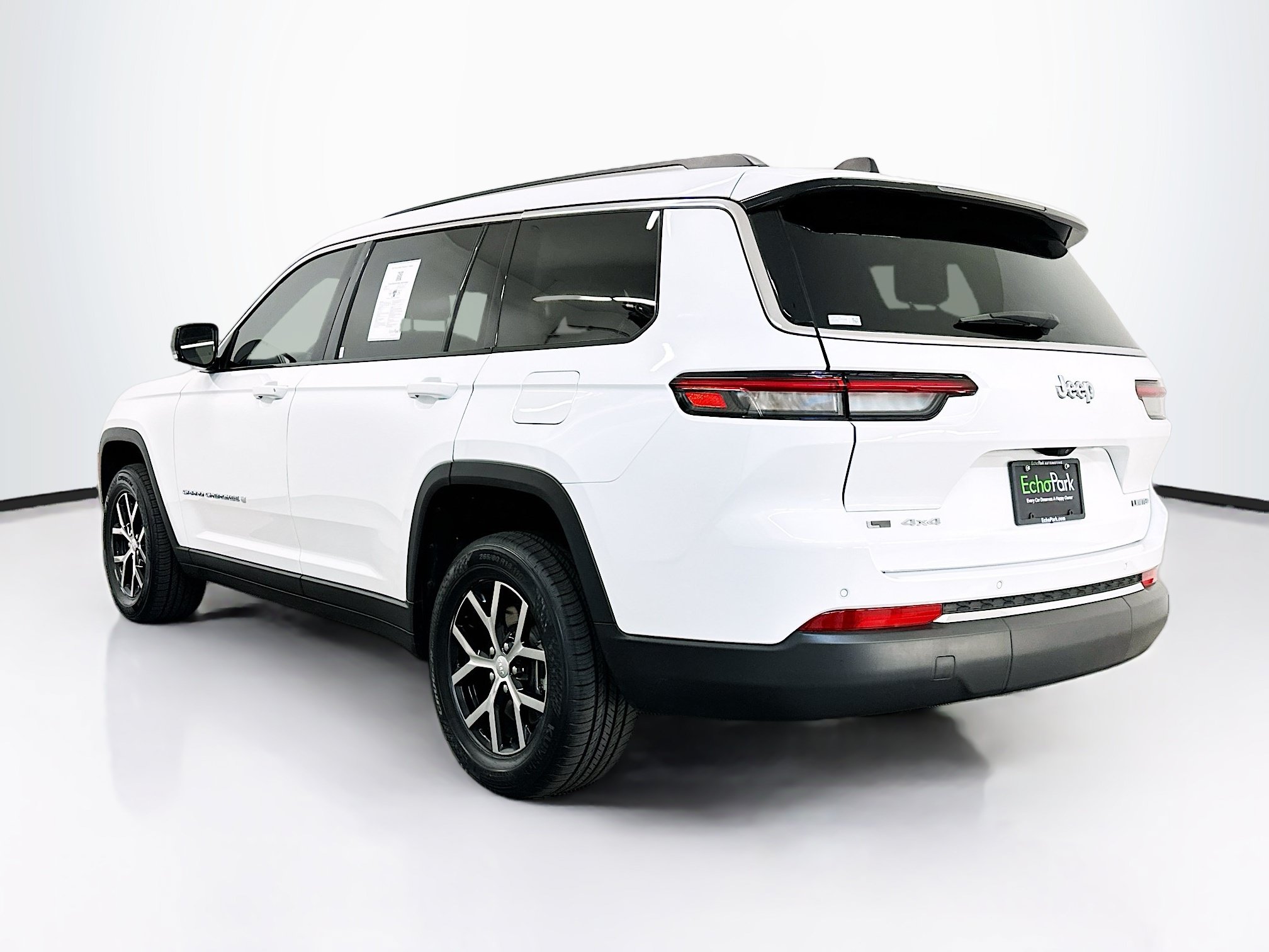 Used 2023 Jeep Grand Cherokee L Limited AWD/4WD image 5