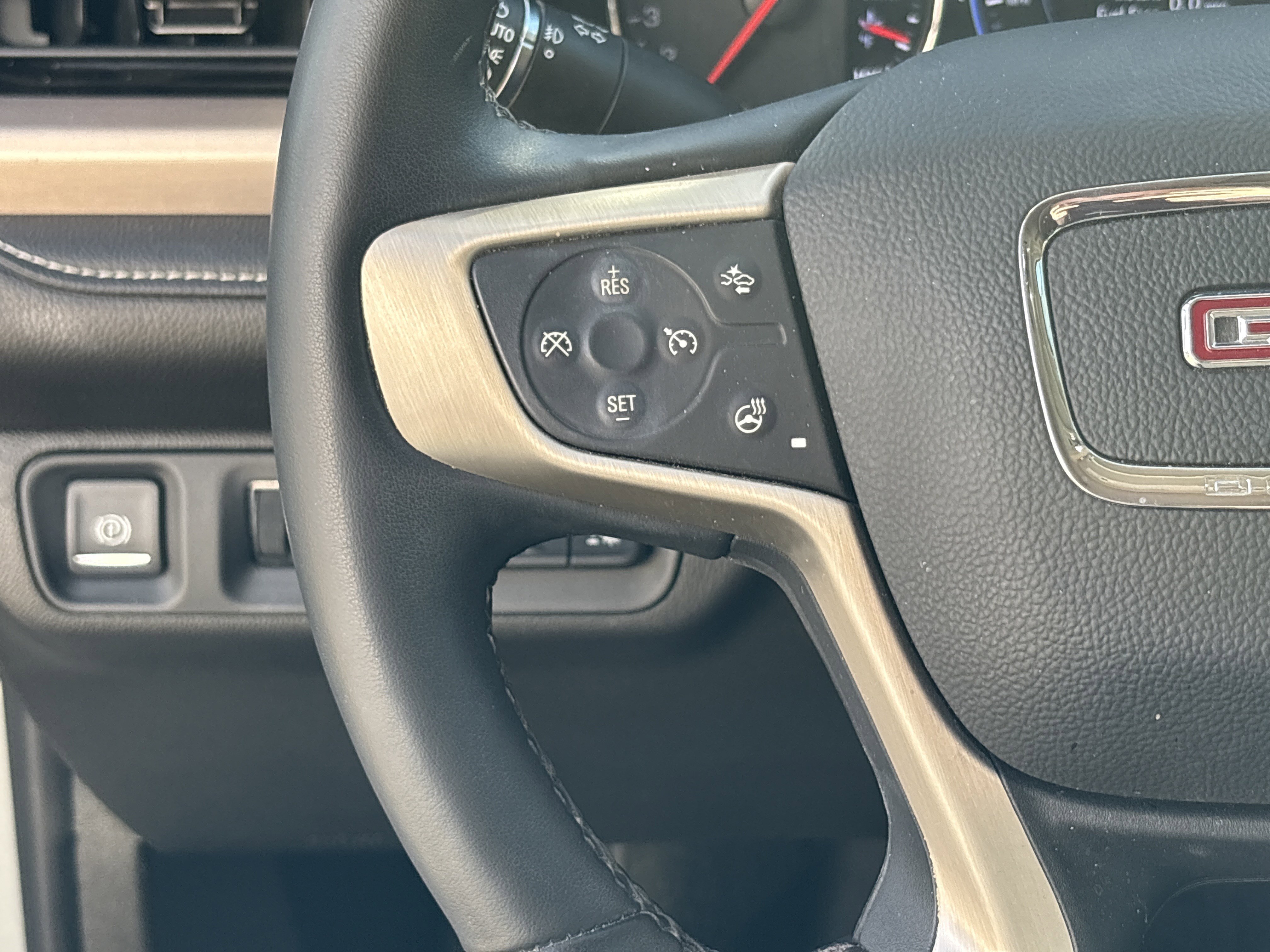 Used 2023 GMC Acadia Denali w/ Denali Technology Package image 19