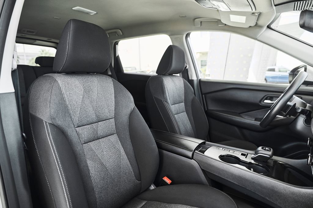 Used 2024 Nissan Rogue SV FWD image 23