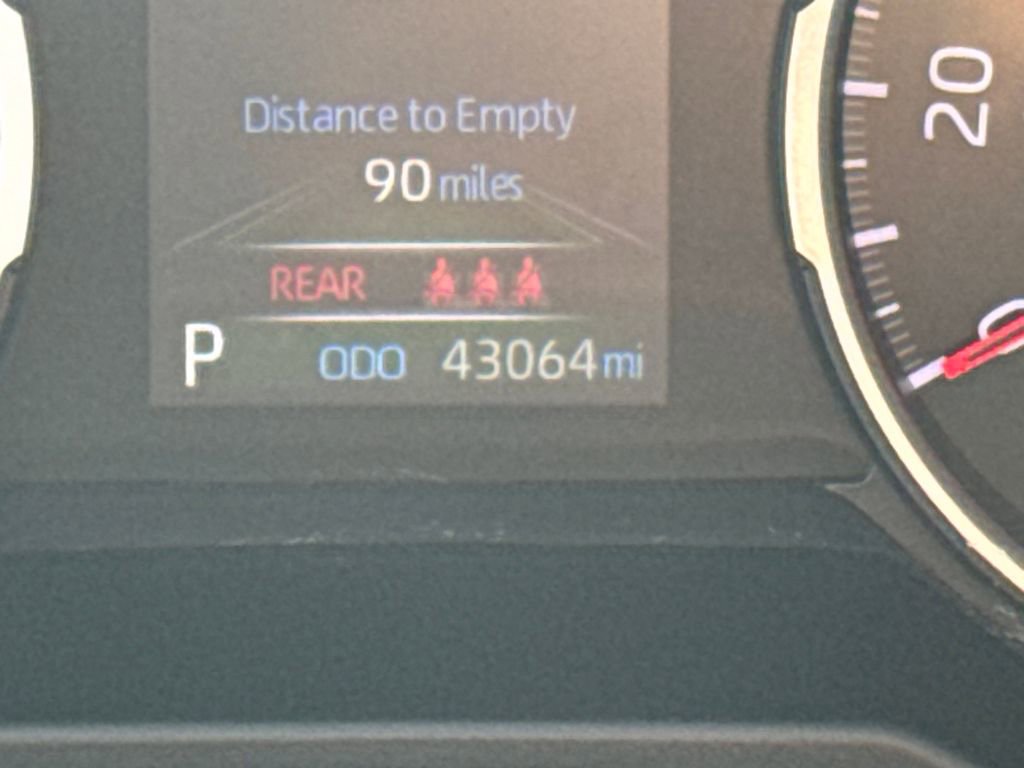 Used 2021 Toyota RAV4 XLE image 19