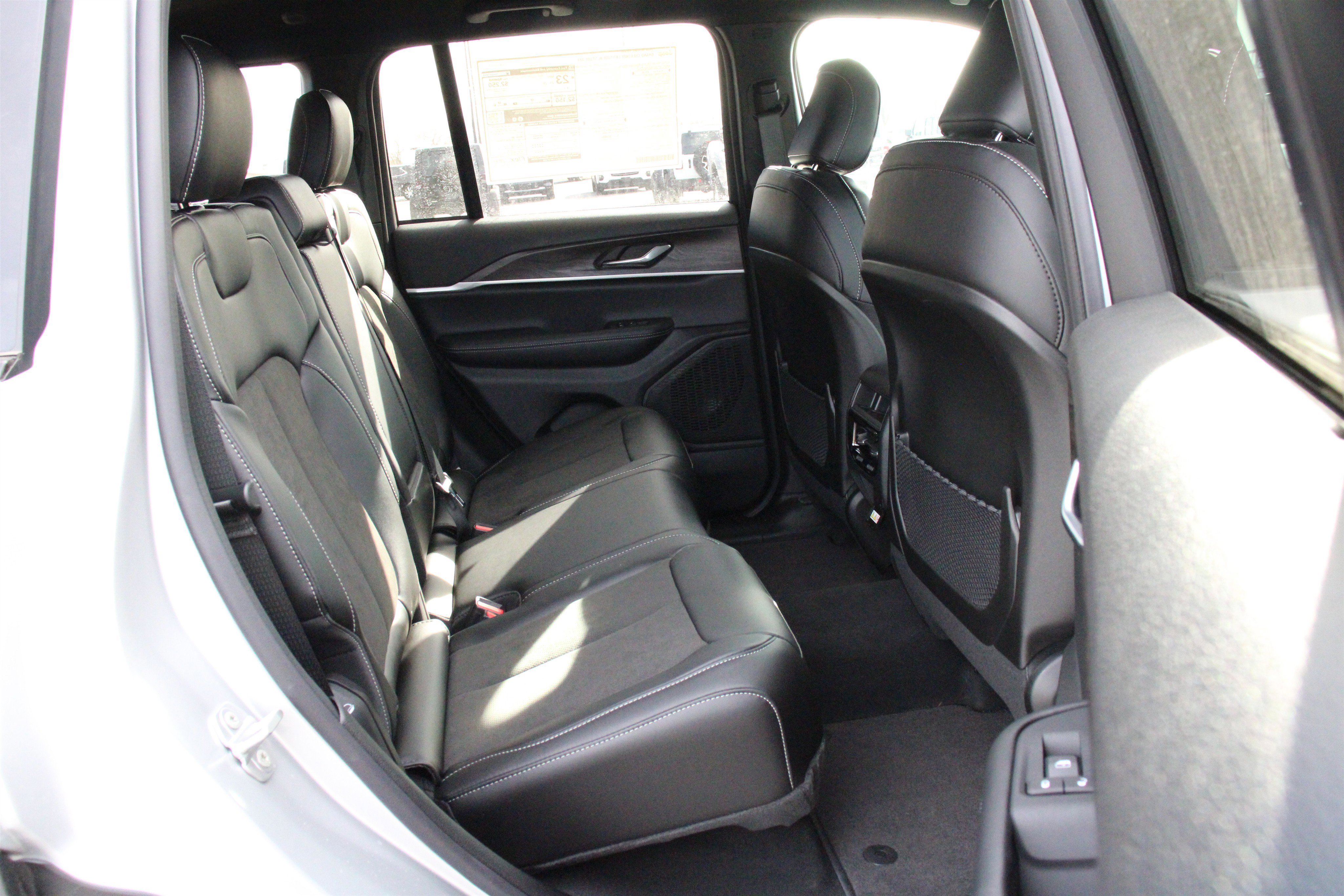 New 2026 Jeep Grand Cherokee Altitude image 27