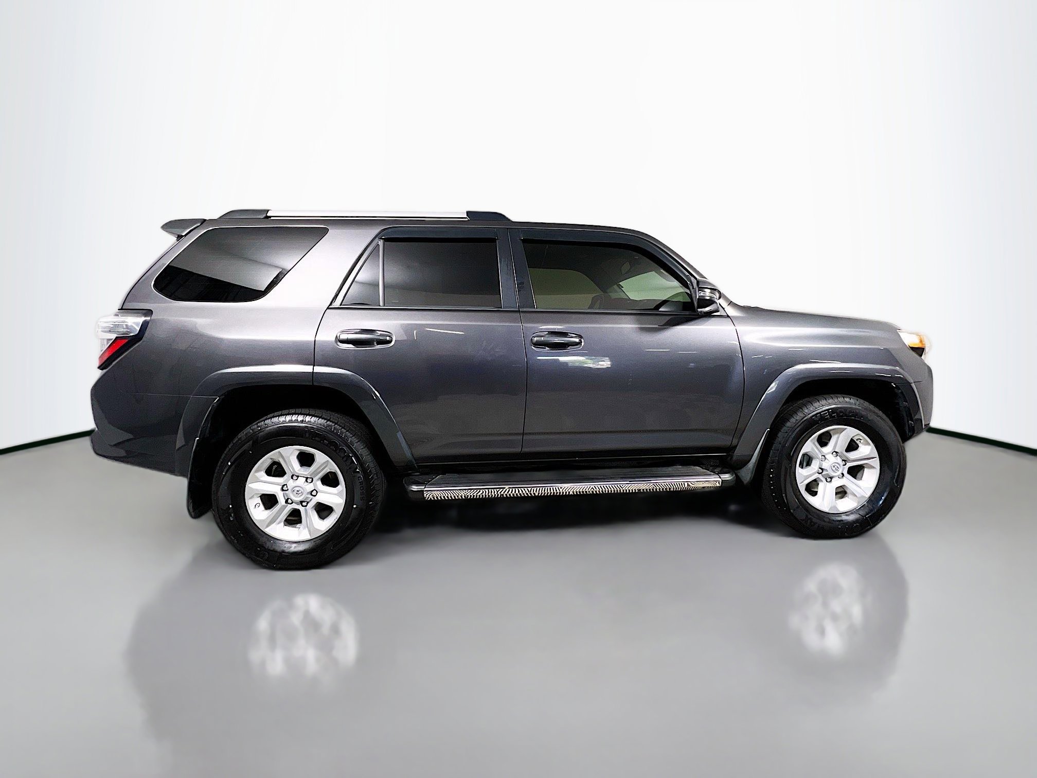 Used 2019 Toyota 4Runner SR5 Premium image 3