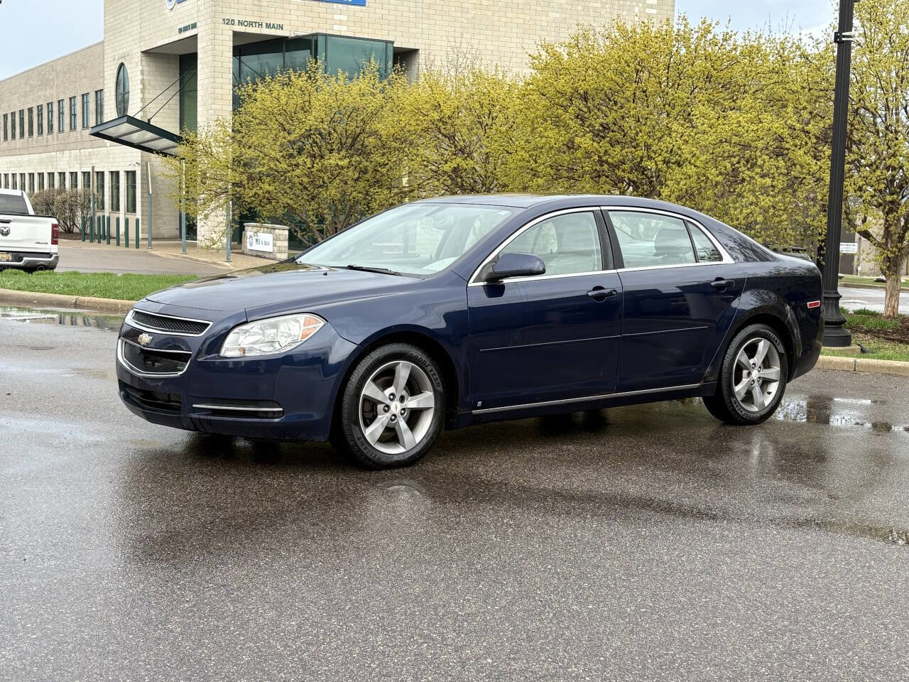 Used 2009 Chevrolet Malibu LT w/ Premium Audio Package FWD image 1