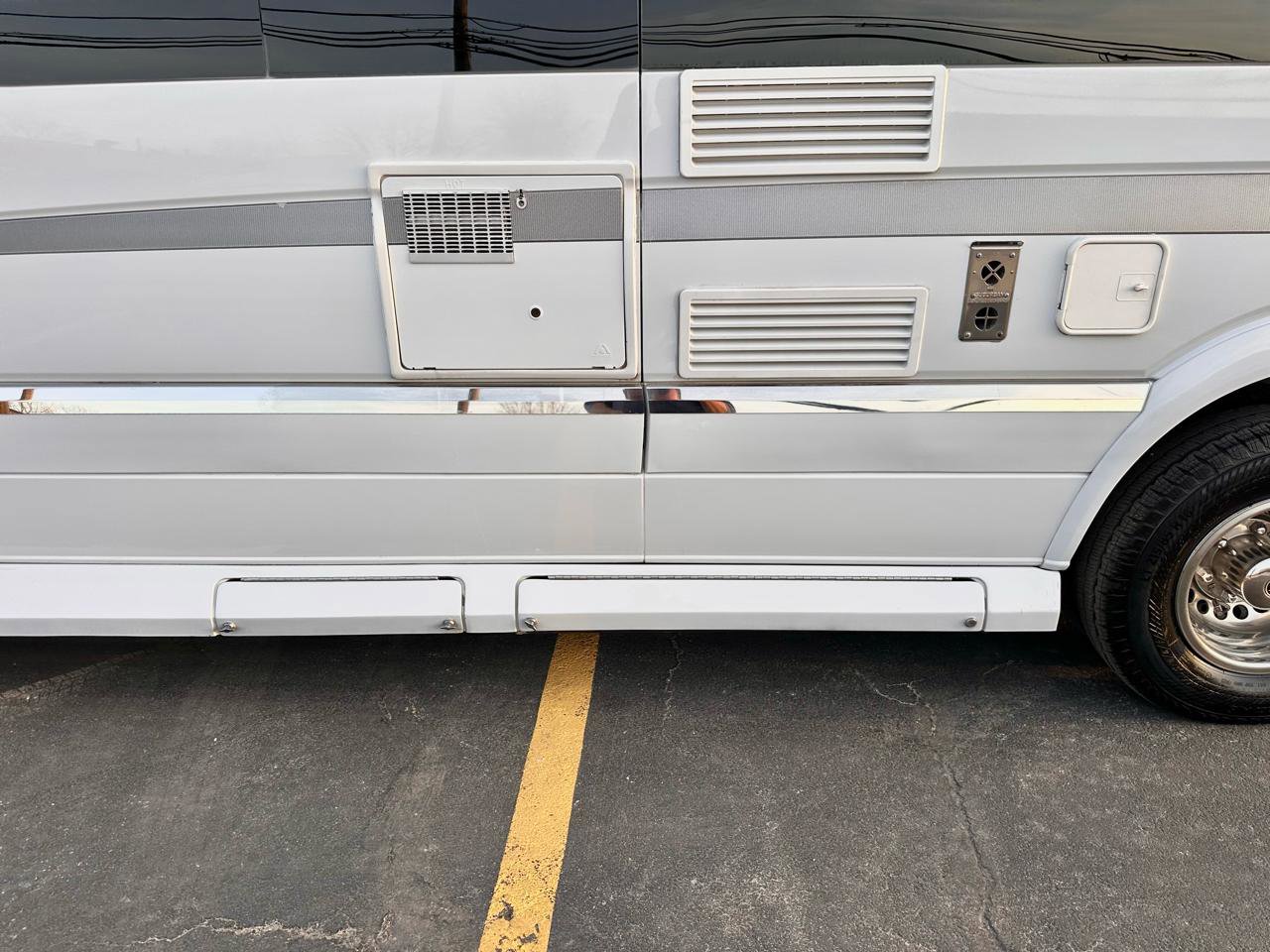 Used 2014 Mercedes-Benz Sprinter 3500 image 13