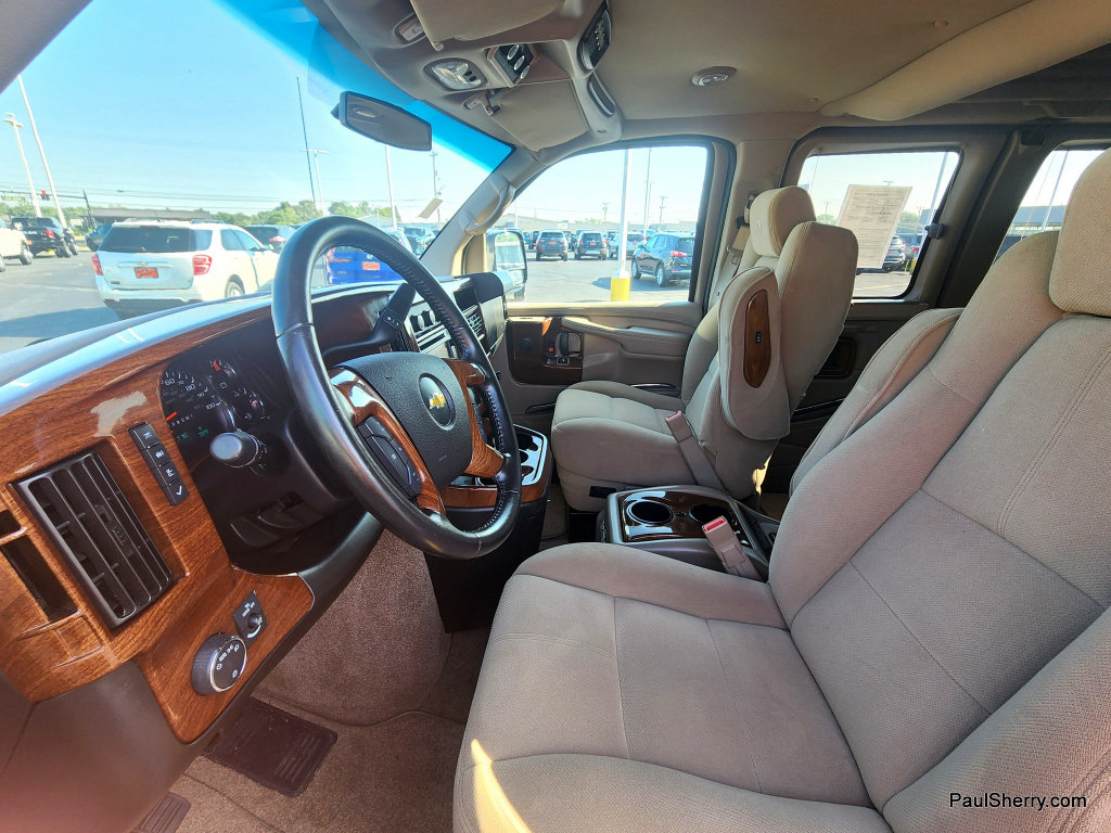Used 2015 Chevrolet Express 2500 RWD image 21