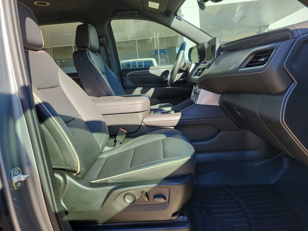 Certified 2024 GMC Yukon XL SLT w/ SLT Luxury Package image 28