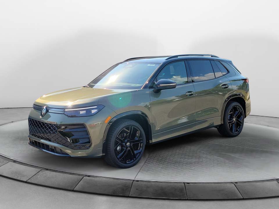 New 2026 Volkswagen Tiguan SE R-Line FWD image 3