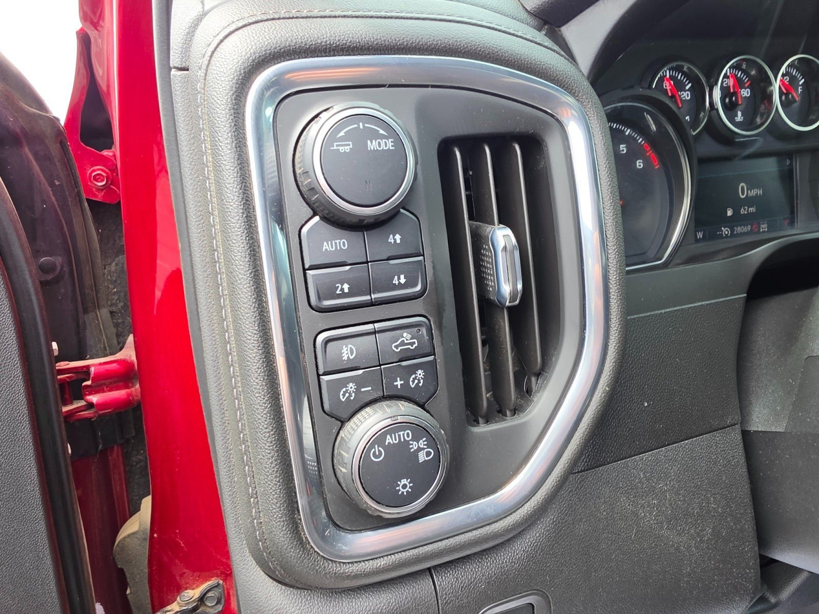 Used 2021 Chevrolet Silverado 1500 LT Trail Boss AWD/4WD image 37