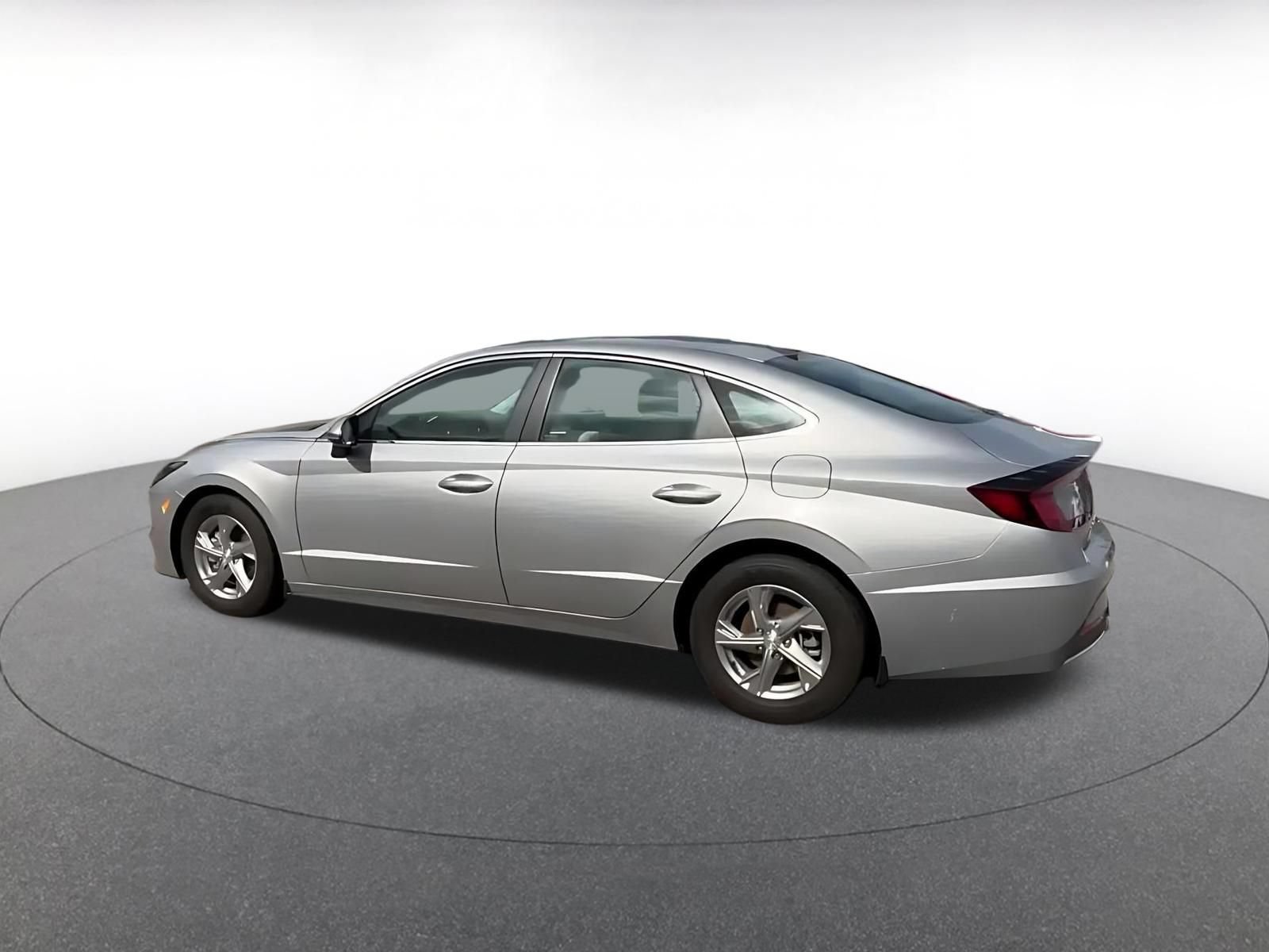 Used 2023 Hyundai Sonata SE FWD image 9