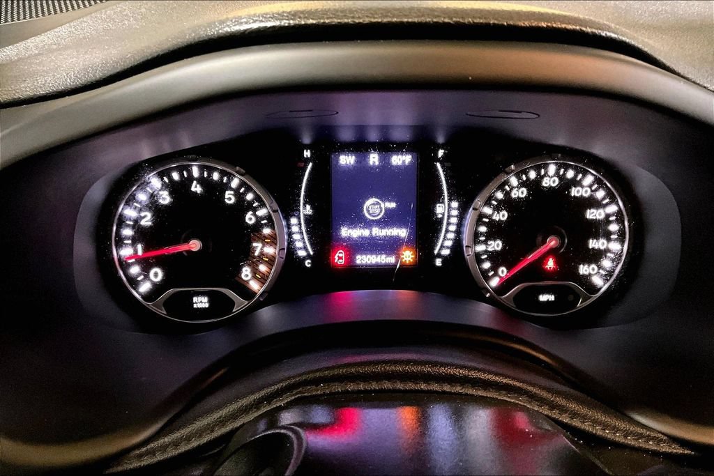Used 2020 Jeep Renegade Latitude AWD/4WD image 24