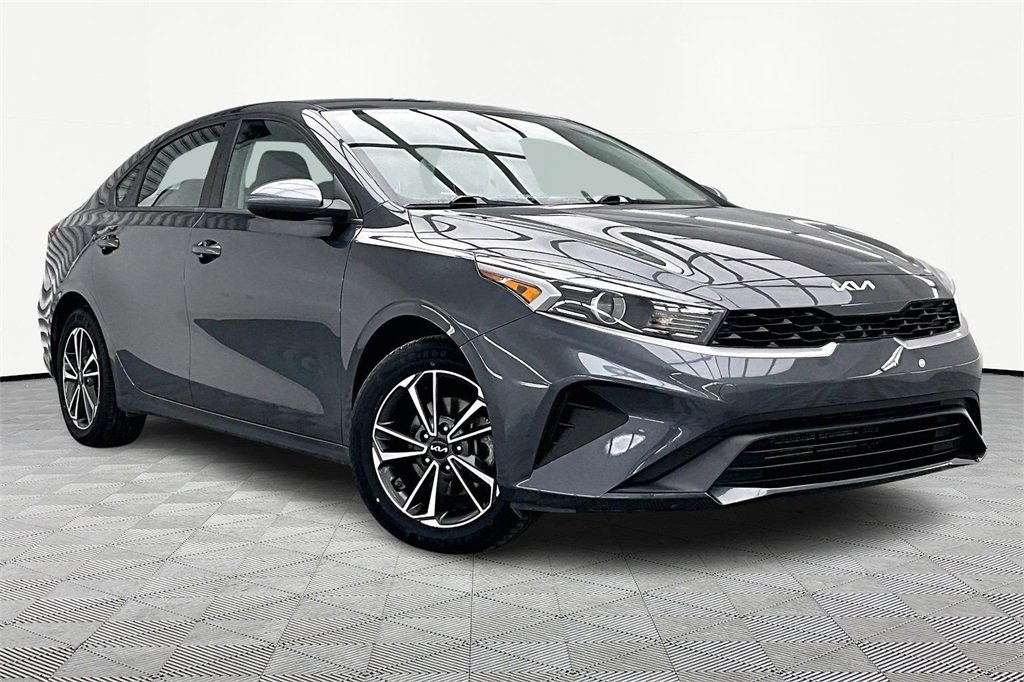 Used 2022 Kia Forte LXS image 12