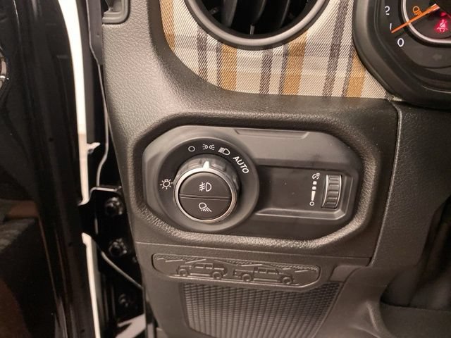 New 2026 Jeep Gladiator Sport AWD/4WD image 17
