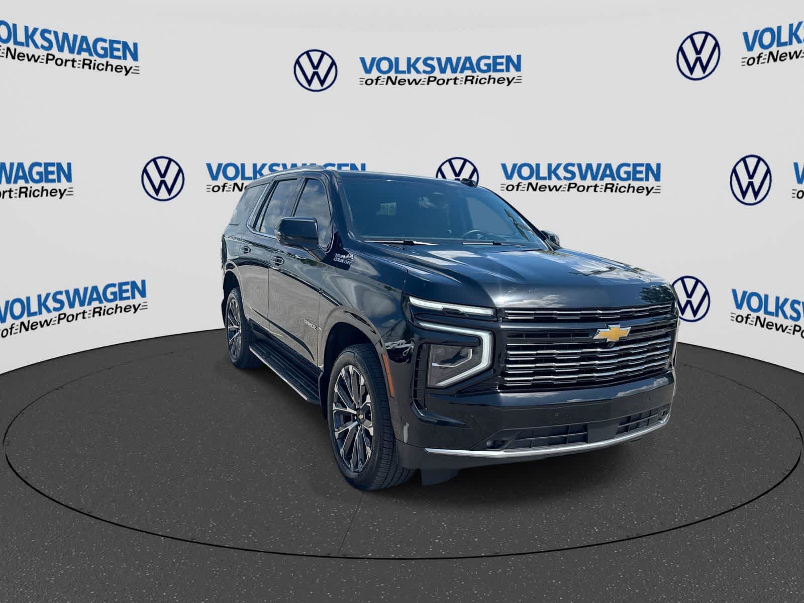Used 2025 Chevrolet Tahoe High Country AWD/4WD image 16
