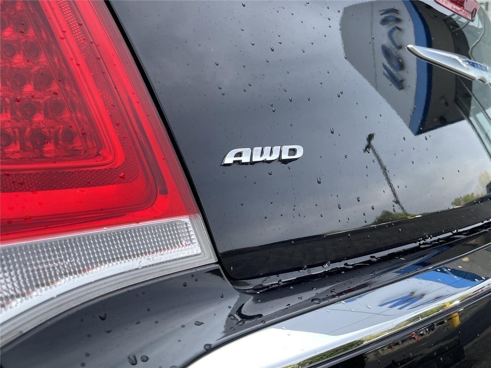 Used 2022 Chrysler 300 Touring AWD/4WD image 11