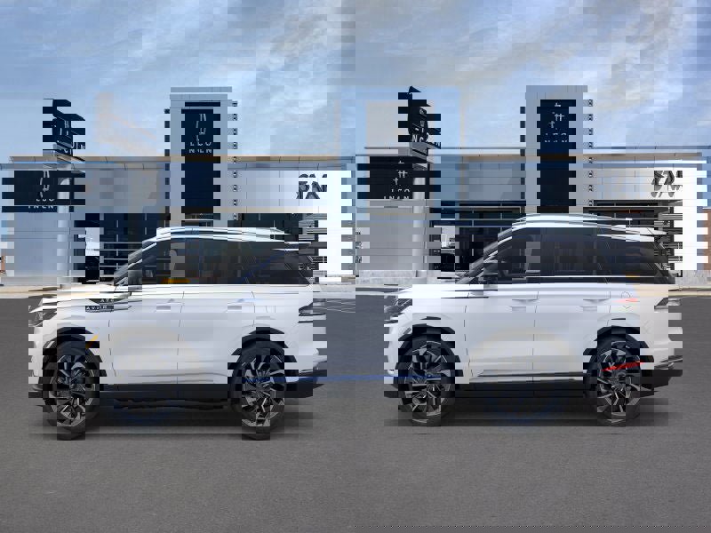 New 2026 Lincoln Aviator Reserve image 3