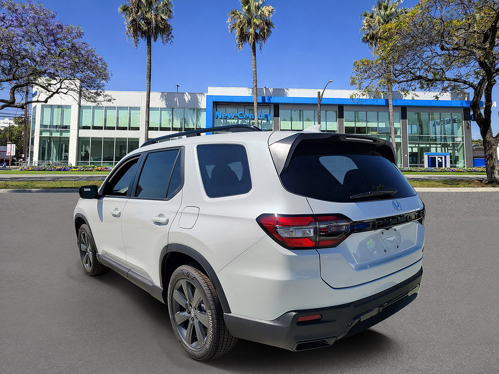 New 2026 Honda Pilot Sport image 3