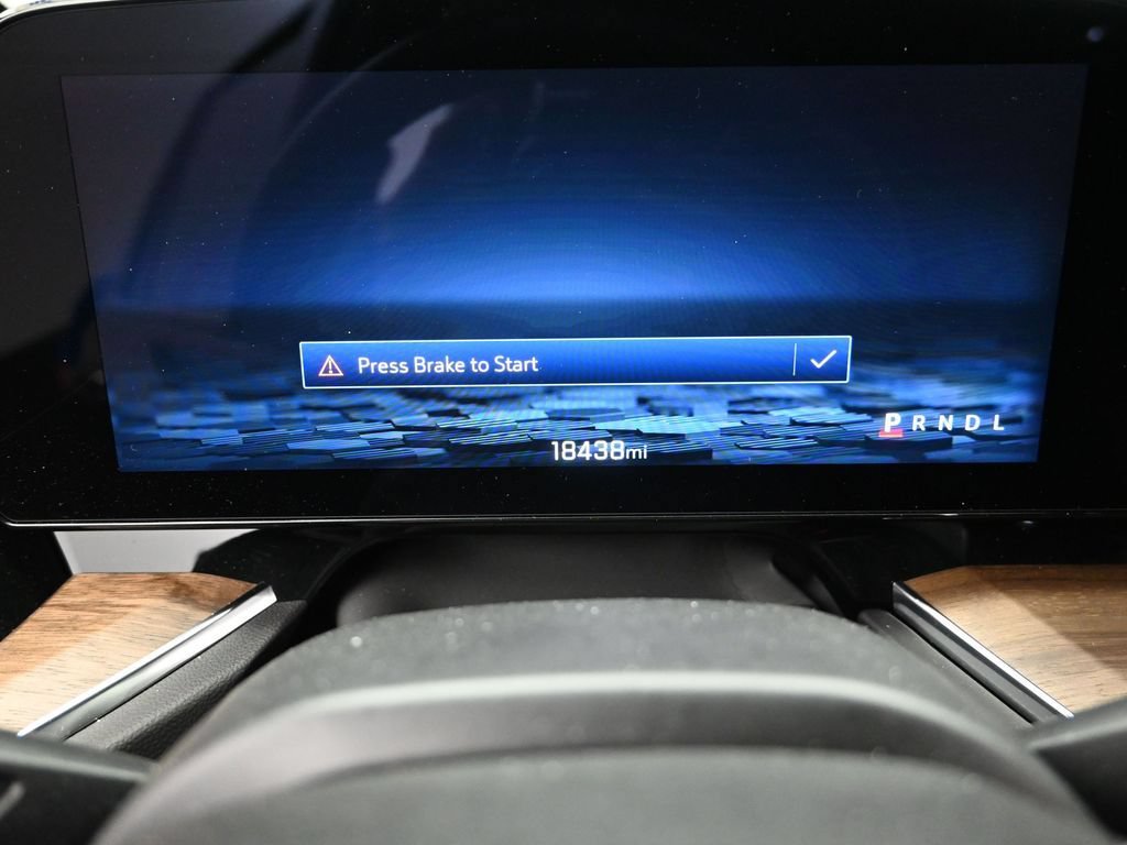 Used 2025 Chevrolet Tahoe High Country AWD/4WD image 12