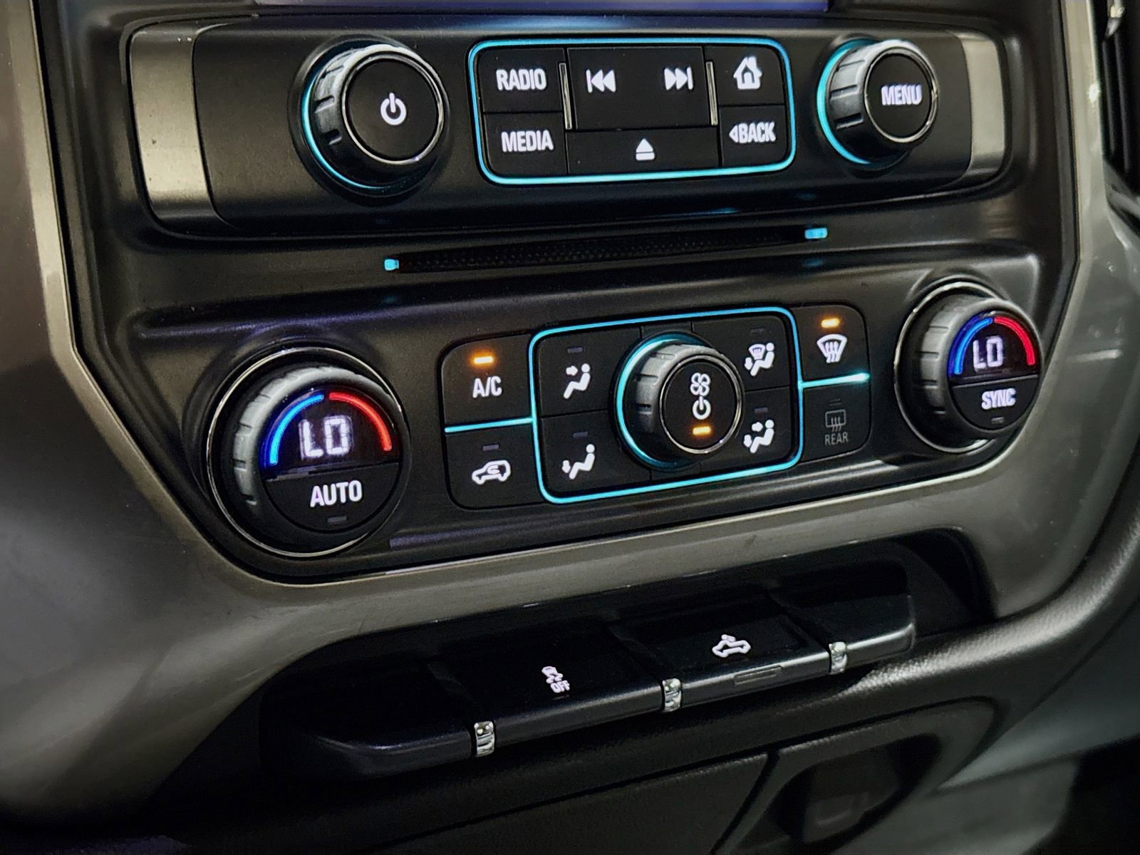 Used 2018 Chevrolet Silverado 1500 LT w/ All Star Edition image 19