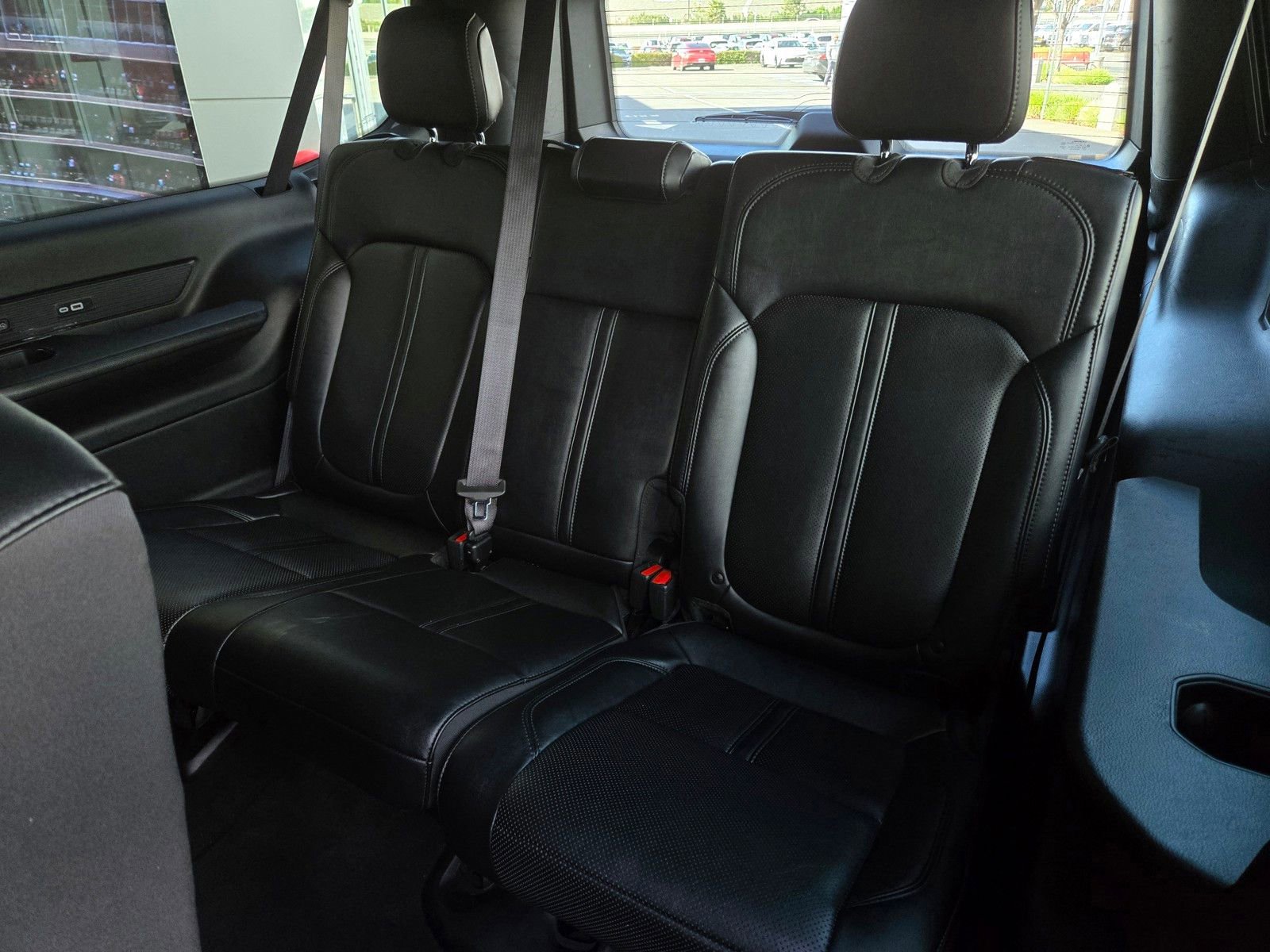 Used 2024 Jeep Wagoneer L Series II w/ Flexible Seating Group AWD/4WD image 13
