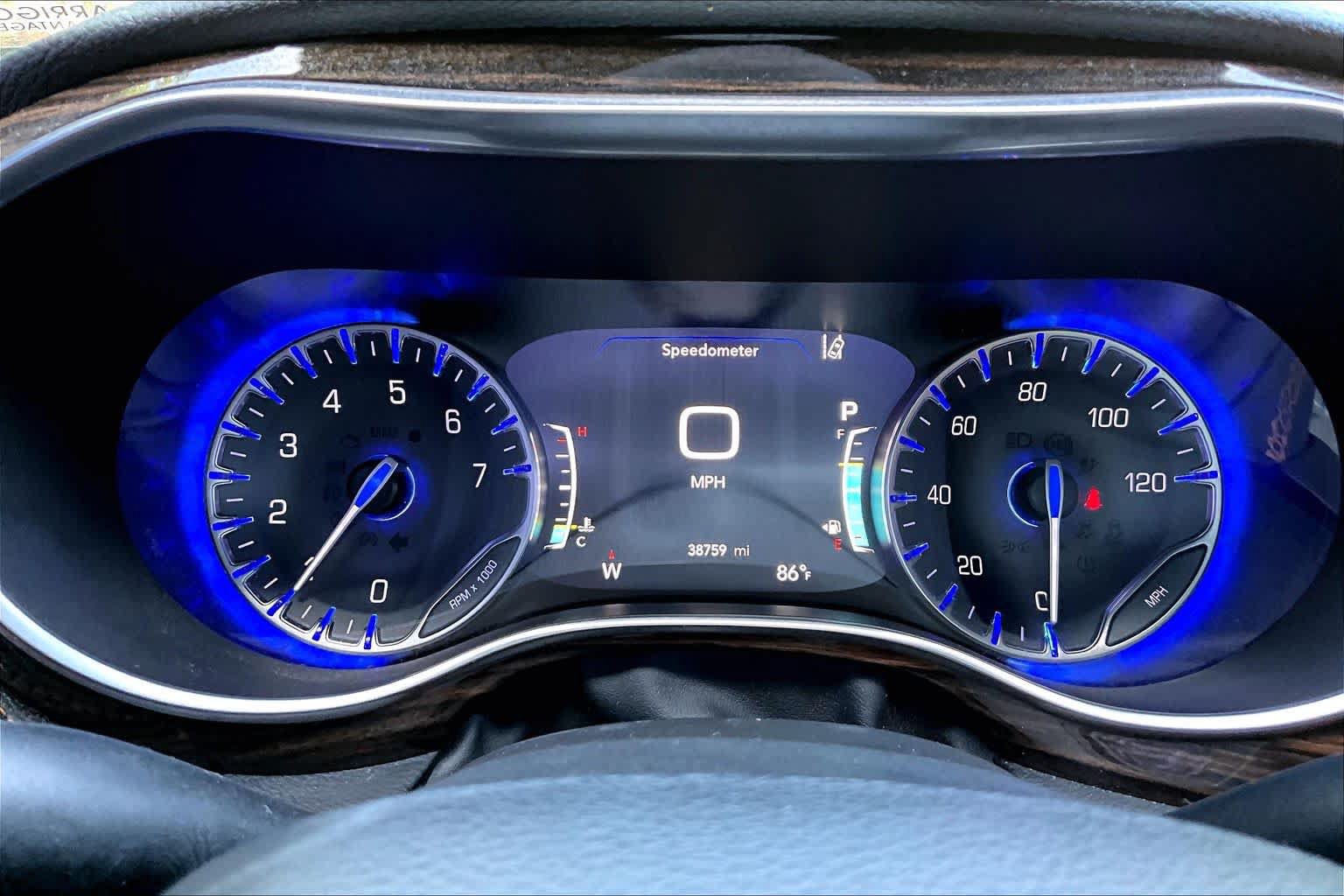 Used 2022 Chrysler Pacifica Pinnacle AWD/4WD image 24