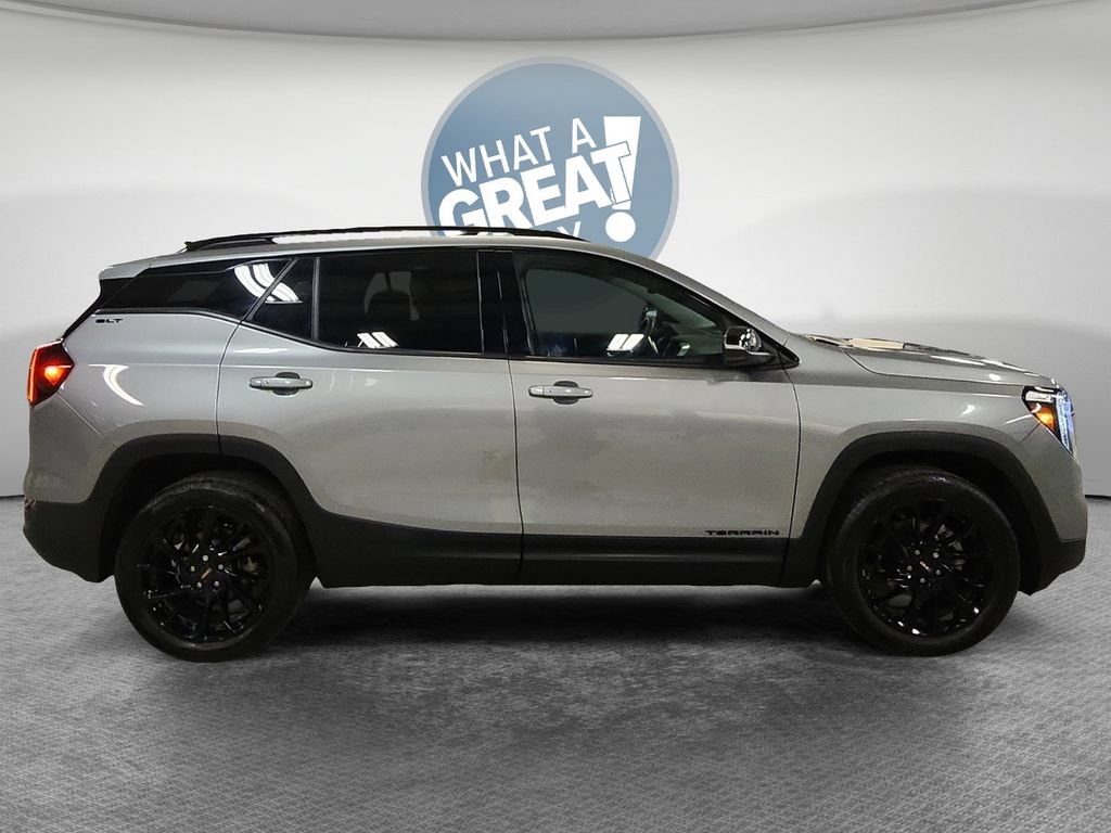 Certified 2024 GMC Terrain SLT w/ Infotainment Package II AWD/4WD image 2