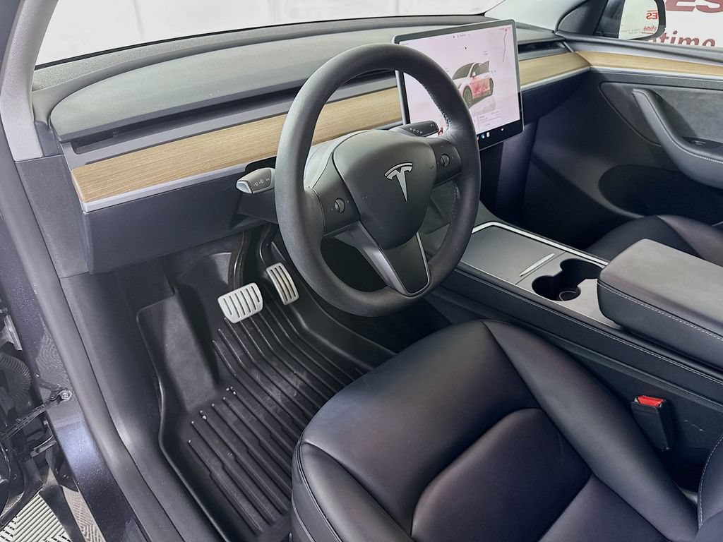 Used 2024 Tesla Model Y Performance AWD/4WD image 18