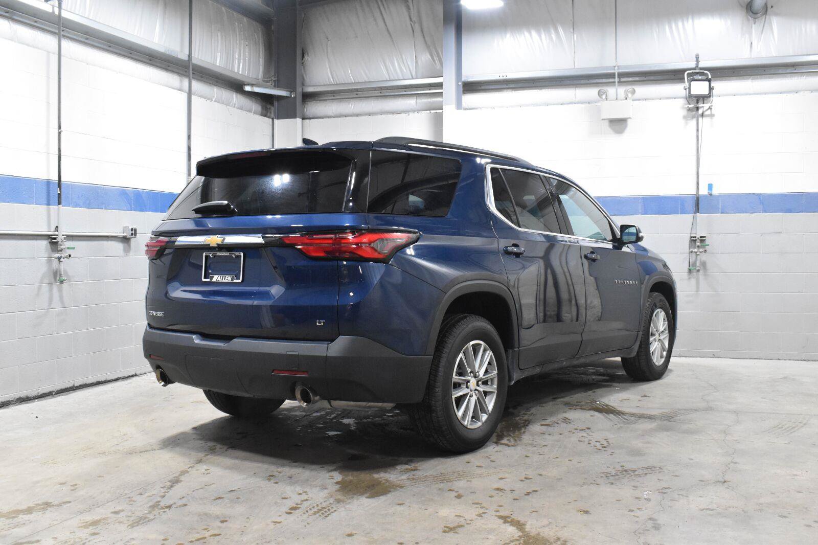 Used 2023 Chevrolet Traverse LT FWD image 28