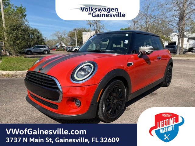 Used 2021 MINI Cooper 2-Door Hardtop image 3