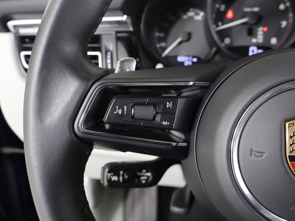 Certified 2024 Porsche Macan image 23