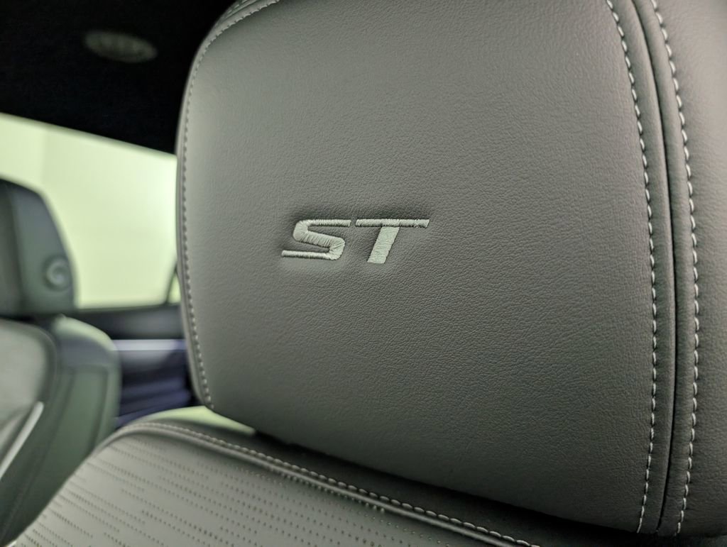 New 2026 Buick Enclave Sport Touring w/ Super Cruise Package image 17