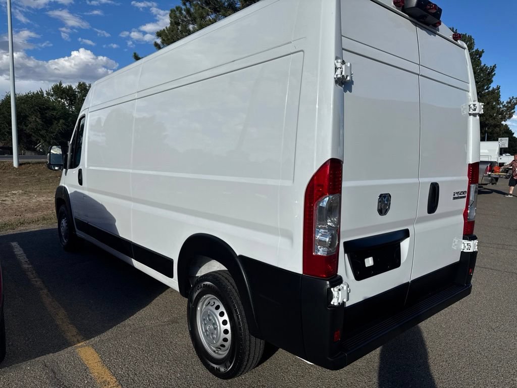 Used 2025 RAM ProMaster 2500 w/ Convenience Group FWD image 9