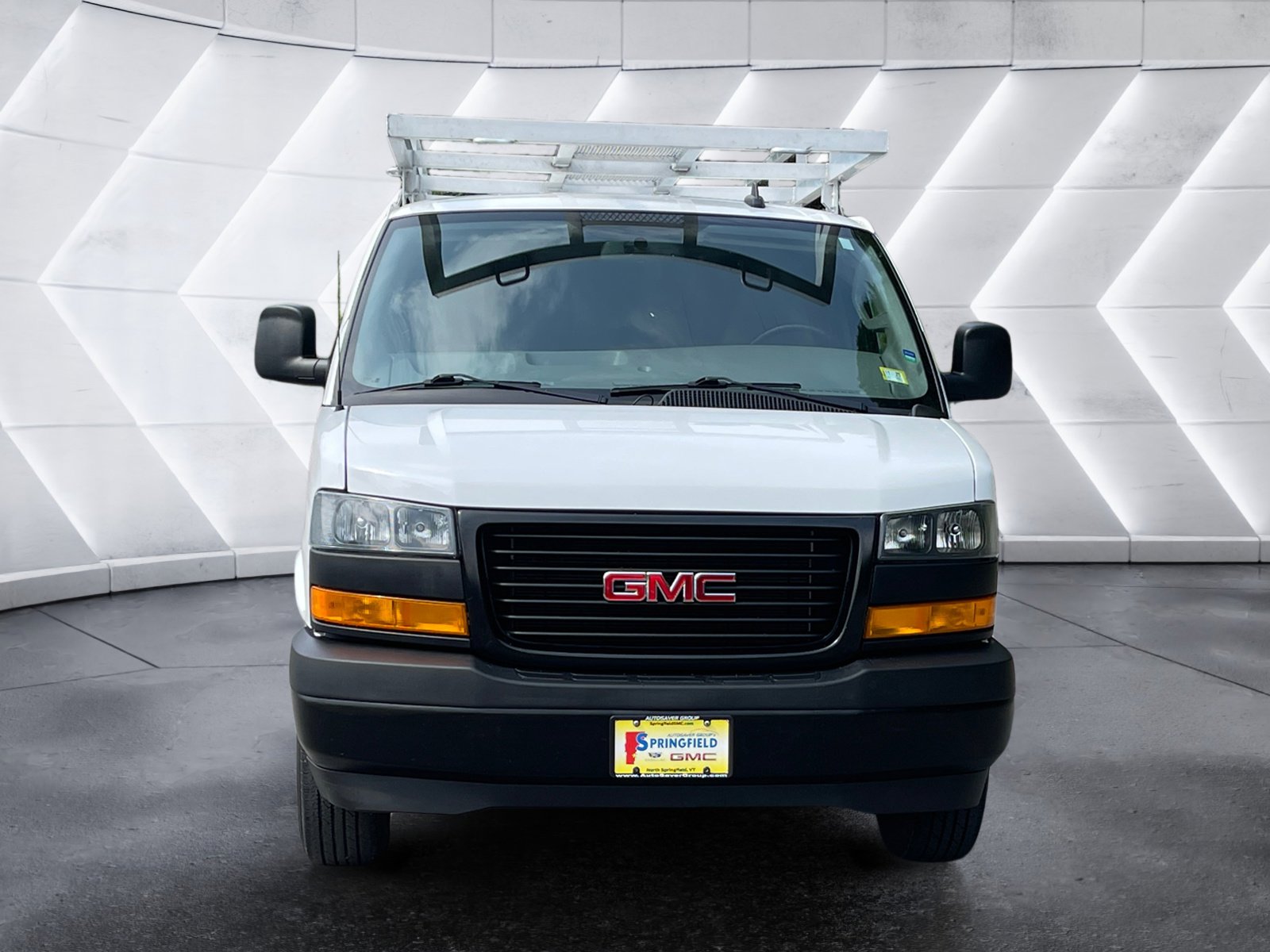 Certified 2023 GMC Savana 3500 Extended w/ Driver Convenience Package image 9