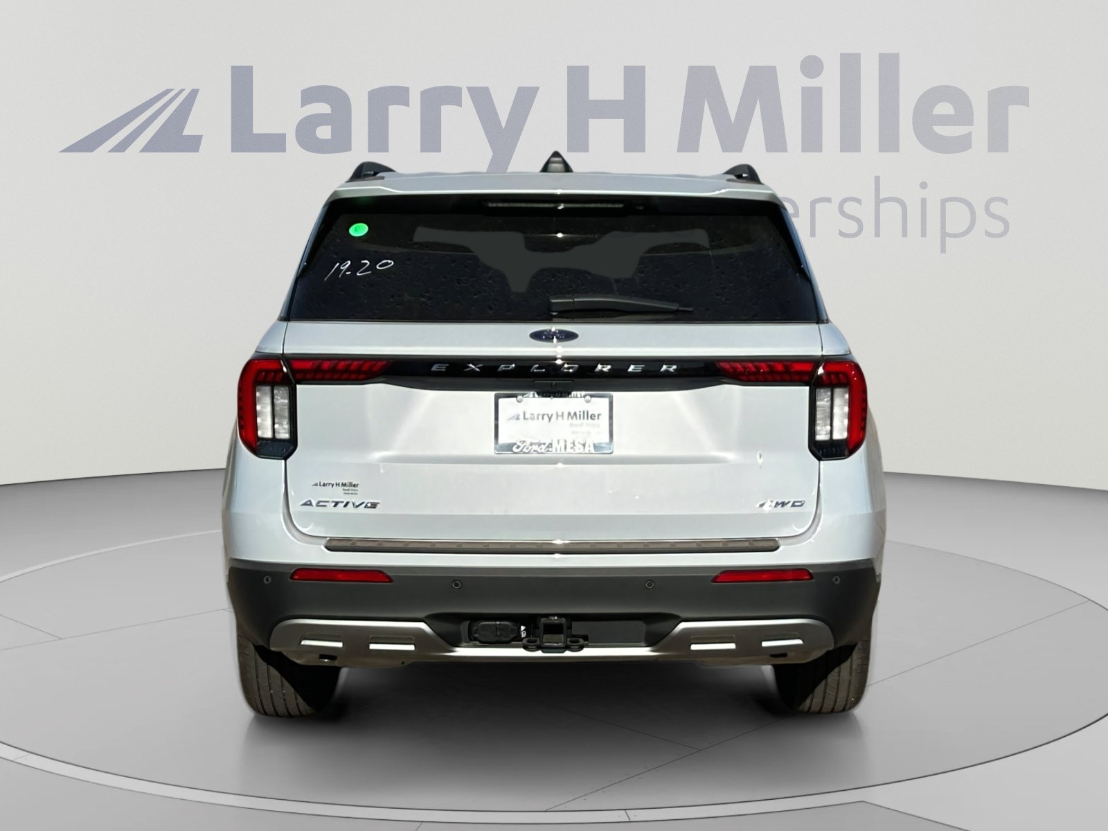New 2026 Ford Explorer Active w/ Active Comfort Package AWD/4WD image 4