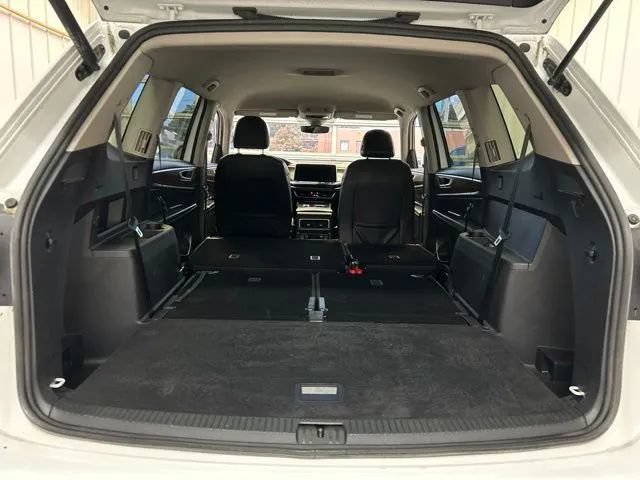Used 2024 Volkswagen Atlas SE AWD/4WD image 17