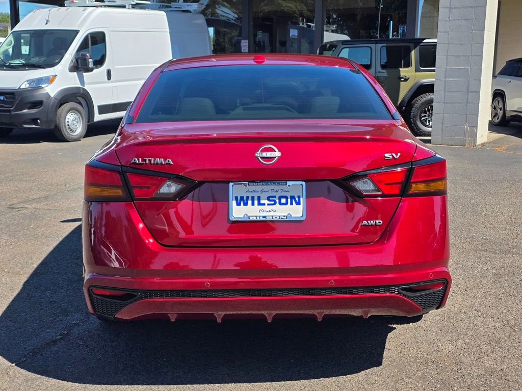 Used 2024 Nissan Altima 2.5 SV image 4