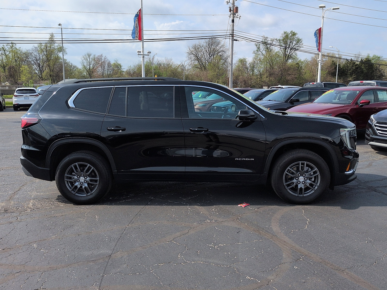 Used 2025 GMC Acadia Elevation image 2