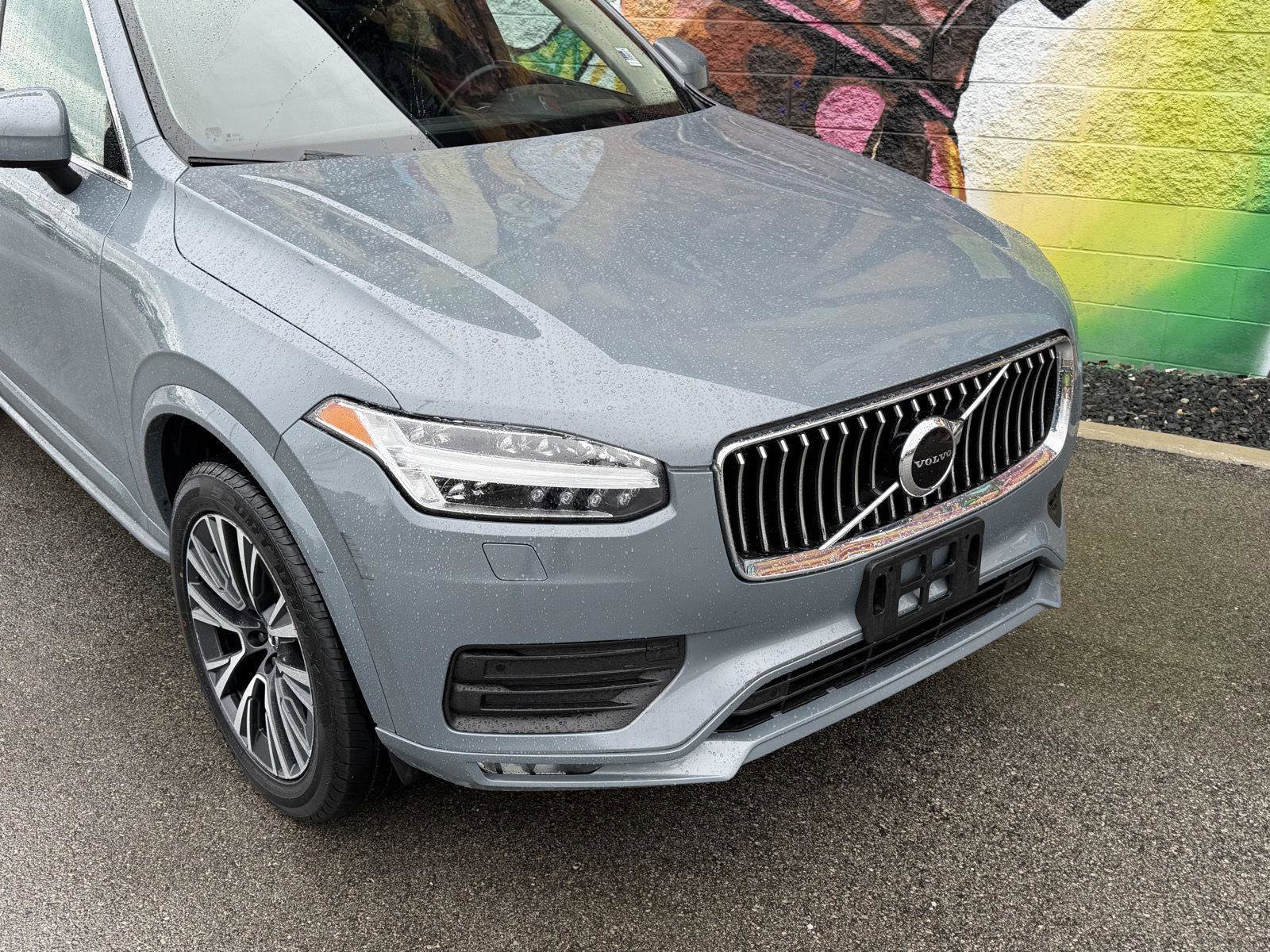 Used 2022 Volvo XC90 T6 Momentum w/ Climate Package AWD/4WD image 2