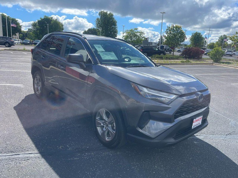 Used 2024 Toyota RAV4 LE AWD/4WD image 2