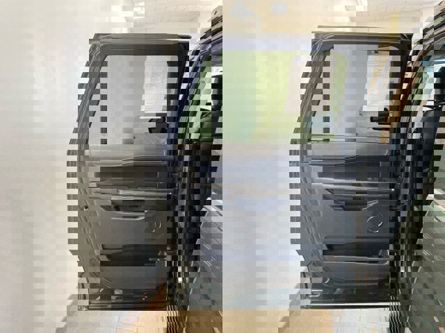 Used 2023 Ford Expedition Max XLT image 10