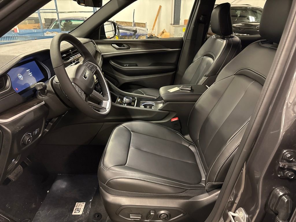 New 2025 Jeep Grand Cherokee Limited image 9