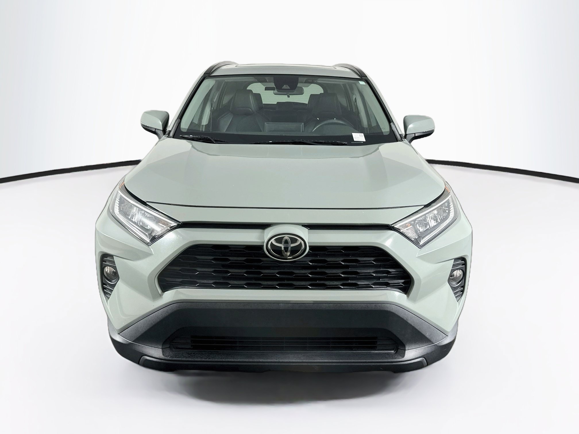 Used 2020 Toyota RAV4 XLE Premium FWD image 2