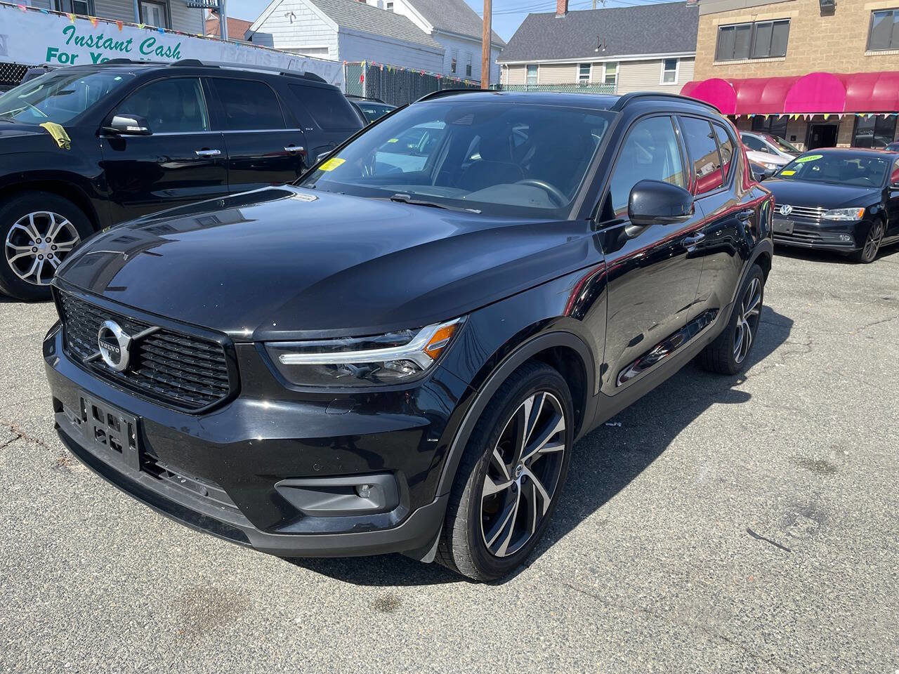 Used 2021 Volvo XC40 T5 R-Design image 4