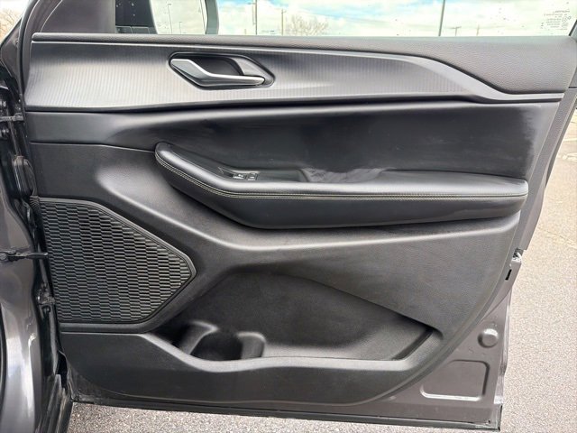 Used 2024 Jeep Grand Cherokee L Laredo w/ Trailer Tow Package image 10