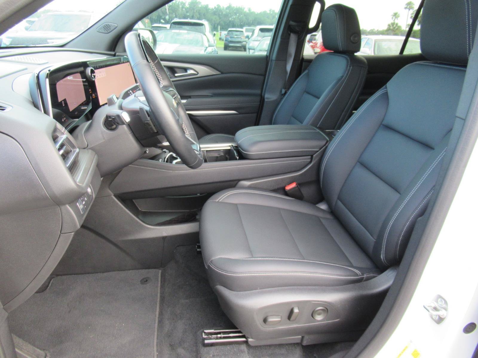 Used 2024 Chevrolet Traverse LT w/ Enhanced Driving Package FWD image 19