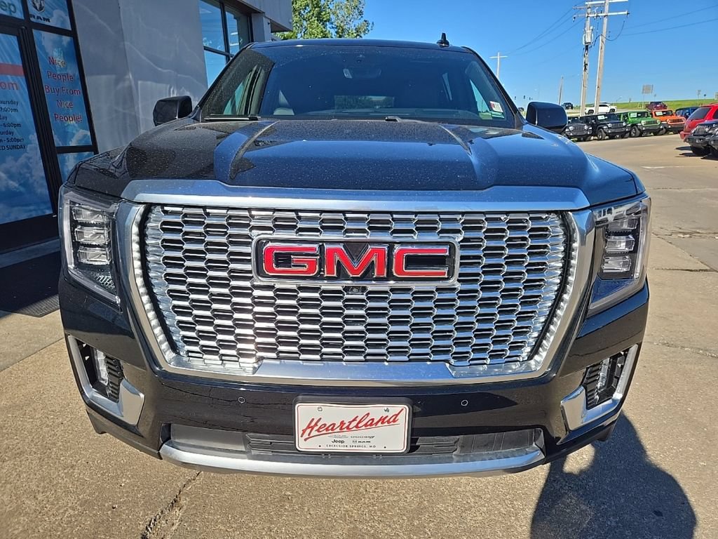 Used 2024 GMC Yukon XL Denali w/ Advanced Technology Package AWD/4WD image 16