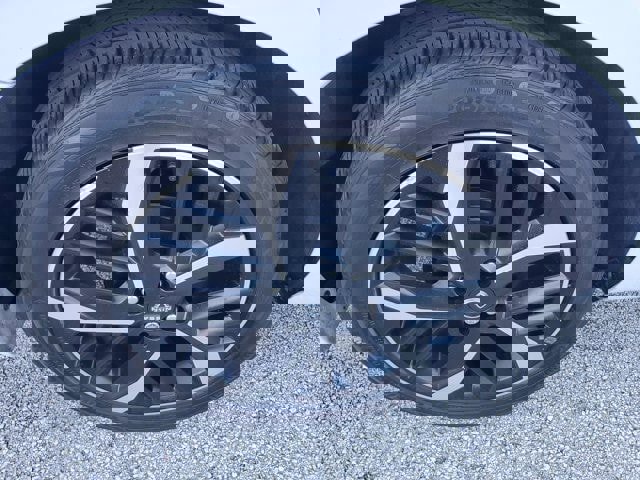 Used 2024 Nissan Versa SR w/ Trunk Package image 9