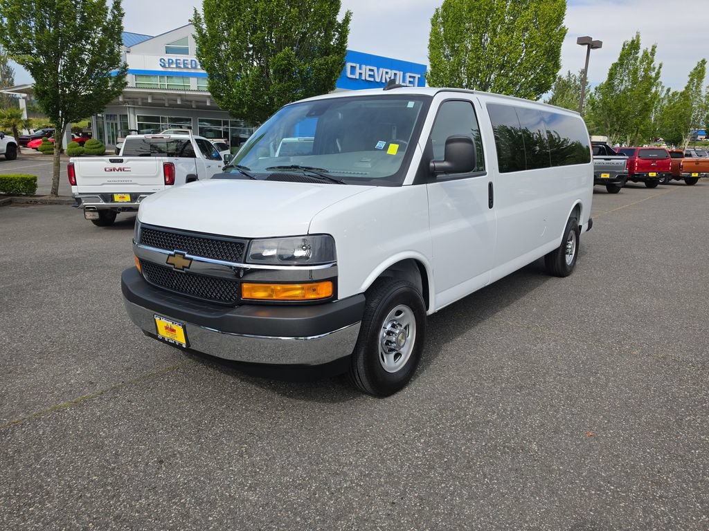 Certified 2025 Chevrolet Express 3500 LT w/ LT Preferred Equipment Group RWD image 2